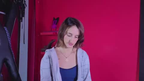 Snapshot of ambar_roux1 chatting on 11.14.25 ambar_roux1 online show from 11.14.25