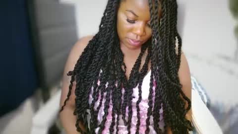 Amoya online show from 04.18.26