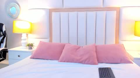 AmbarSantany  online show from 11.22.25