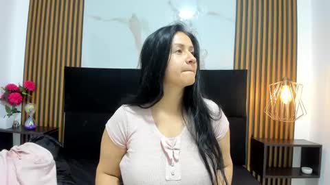 Snapshot of ambbermoon chatting on 10.31.25 online show from 10.31.25