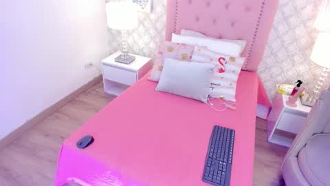 amber  ferrera online show from 02.18.26