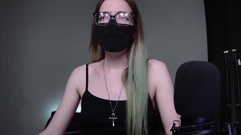 Amber non-nude model online show from 12.18.24