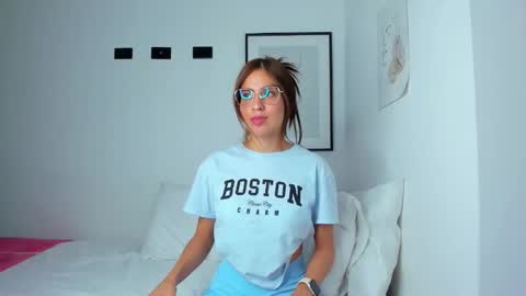 Luci Reyes online show from 09.22.25