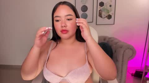 Snapshot of amber_riott chatting on 11.14.25 amber online show from 11.14.25