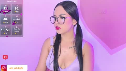 amber_white25 online show from 01.03.25