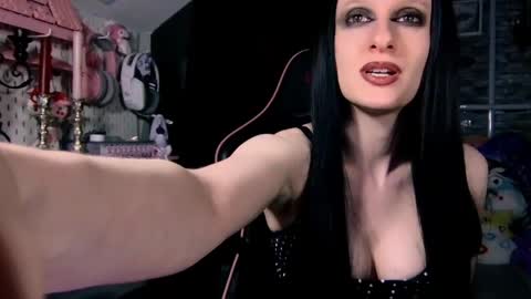 DEMONESS AMBER 666 online show from 04.04.26