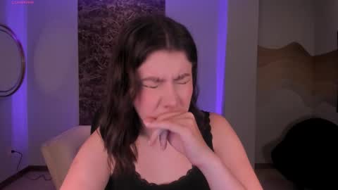 Snapshot of amberfarrell chatting on 10.10.25 Amber online show from 10.10.25