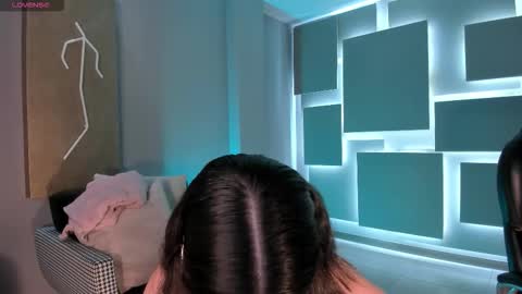 Snapshot of amberfarrell chatting on 11.05.25 Amber online show from 11.05.25