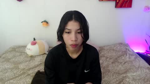 Snapshot of amberjeong chatting on 12.01.24 Amber Jeong online show from 12.01.24