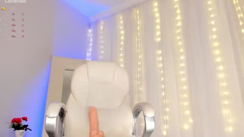 Snapshot of ambermiller04 chatting on 12.17.24 Amber online show from 12.17.24