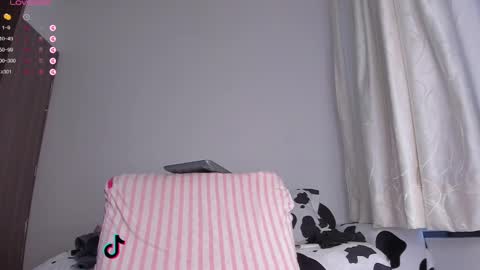 Snapshot of ambermiller04 chatting on 02.10.25 Amber online show from 02.10.25