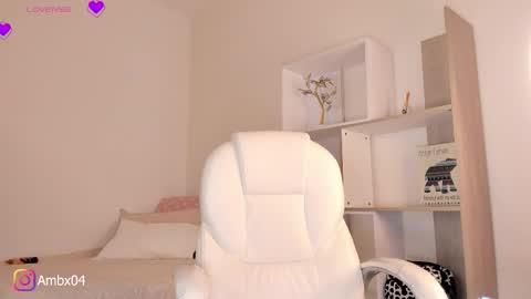 Snapshot of ambermiller04 chatting on 10.14.25 Amber online show from 10.14.25