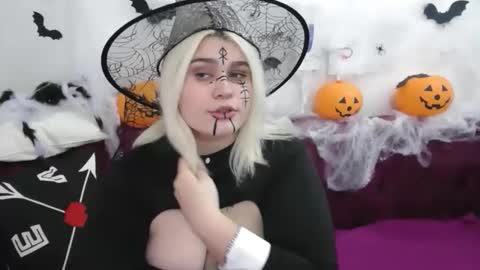 Amber online show from 10.23.25