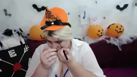 Amber online show from 10.30.25