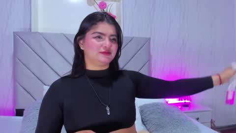 Snapshot of ambersinner chatting on 10.22.25 Amber Sinner online show from 10.22.25