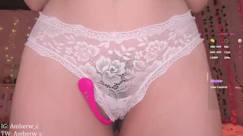 Snapshot of amberw_c chatting on 10.08.25 IG - TW Amberw c online show from 10.08.25