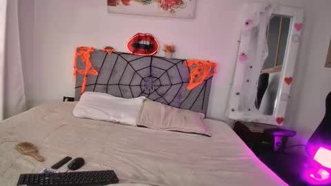 Amber  online show from 10.11.25