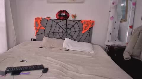 Amber  online show from 10.13.25