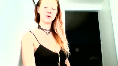 Snapshot of ambionce chatting on 04.18.26 ambionce online show from 04.18.26