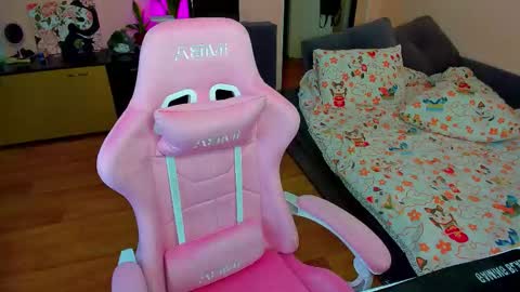 Eileen online show from 11.04.25