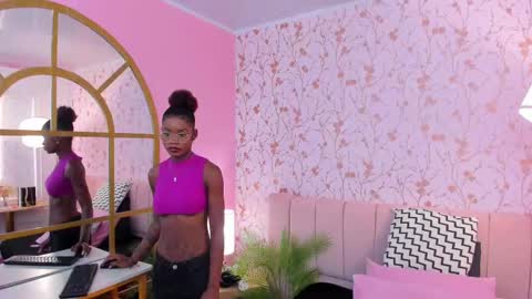 Snapshot of amelia_adms chatting on 02.25.25 Amelia Adams online show from 02.25.25
