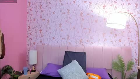 Amelia Adams online show from 10.04.25