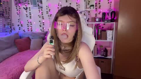 Amelia Aley  online show from 02.09.25