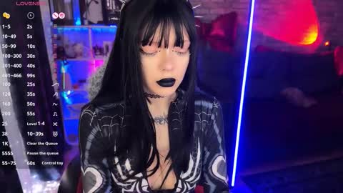 Amelia Aley  online show from 02.13.26