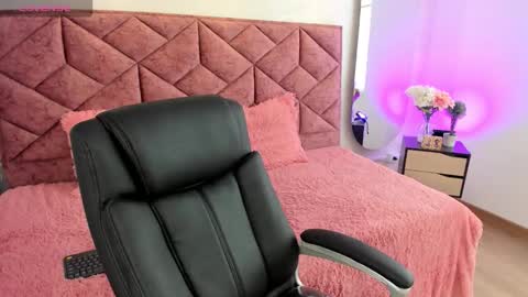 amelia_fry online show from 09.23.25