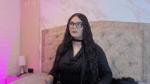 AMELIA CASTELL  online show from 03.02.26