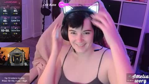 Snapshot of ameliaivory chatting on 10.31.25 ameliaivory online show from 10.31.25