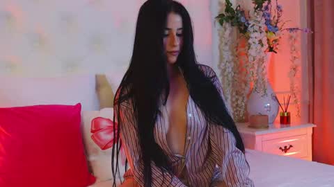 AmeliaJune online show from 04.20.26