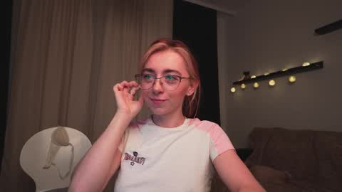 Snapshot of ameliamber0 chatting on 12.16.24 Amelia   online show from 12.16.24