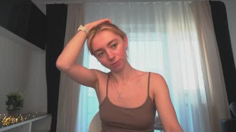 Snapshot of ameliamber0 chatting on 02.04.25 Amelia   online show from 02.04.25