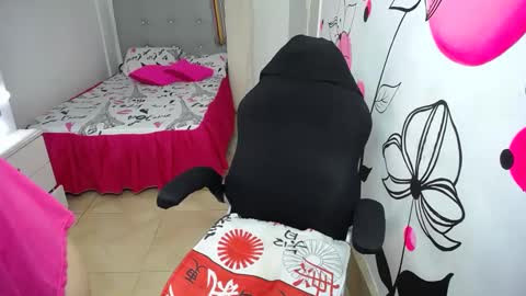 Snapshot of ameliarizo chatting on 09.18.25 Amelia online show from 09.18.25