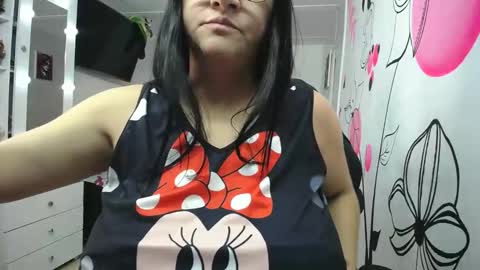 Snapshot of ameliarizo chatting on 10.23.25 Amelia online show from 10.23.25