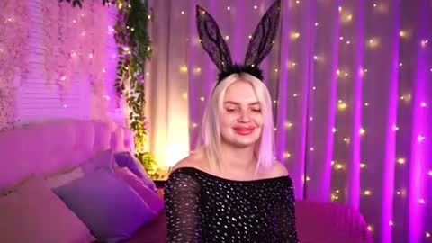 Snapshot of ameliawells chatting on 06.19.26 Amelia online show from 06.19.26