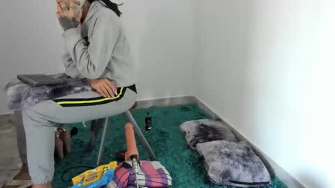 Snapshot of amelie_hills chatting on 10.12.25 AMELIE online show from 10.12.25