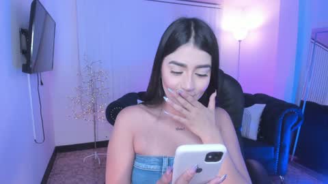 Amelie Jons online show from 02.06.25