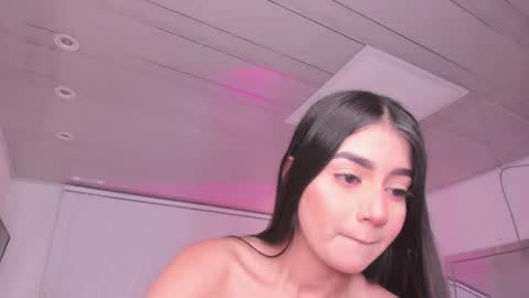 Amelie Jons online show from 02.12.25