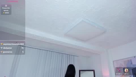 Amelie Jons online show from 02.15.25
