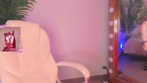 Snapshot of ameliie_brown chatting on 12.22.24 Amelie online show from 12.22.24
