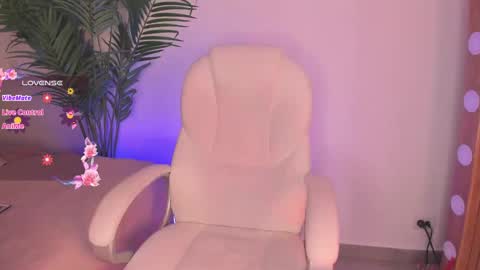 Snapshot of ameliie_brown chatting on 01.30.25 Amelie online show from 01.30.25
