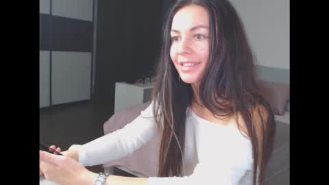 amelinamersi online show from 10.19.25