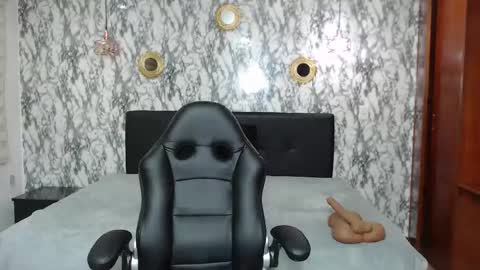 Amell Thomson online show from 10.11.25