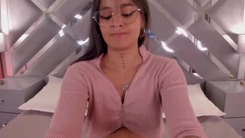 Snapshot of amelli_colette chatting on 09.21.25 amelli_colette online show from 09.21.25