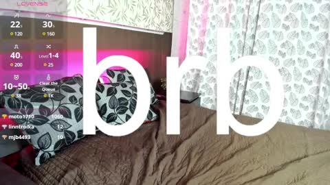 Snapshot of amely_lil chatting on 02.01.25 Amely online show from 02.01.25