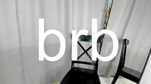 Snapshot of amely_lil chatting on 02.08.25 Amely online show from 02.08.25