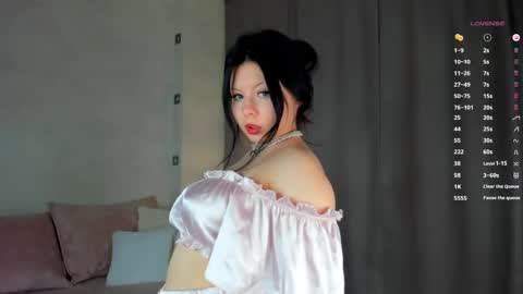 Snapshot of amely_lil chatting on 02.23.25 Amely online show from 02.23.25