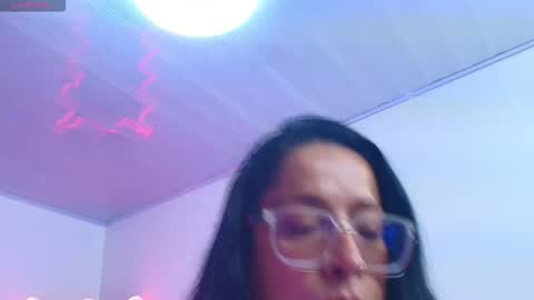 Snapshot of amely_tay chatting on 10.24.25 AMELY online show from 10.24.25